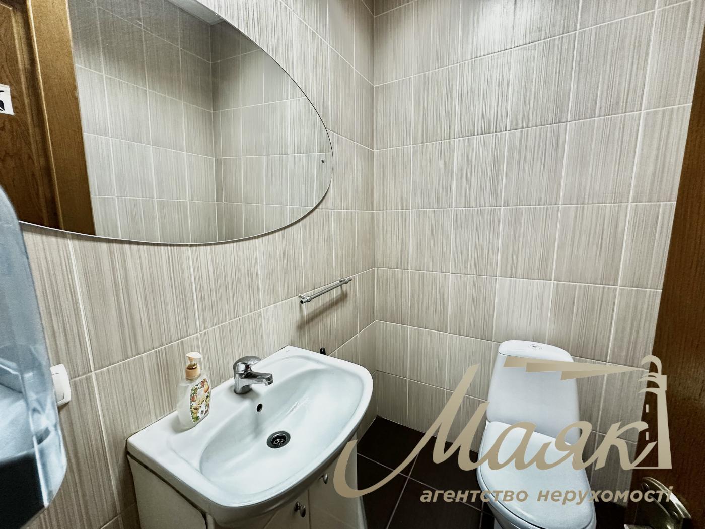 Rent Office 180m2, st. Lumumba Patrice, Pechersk