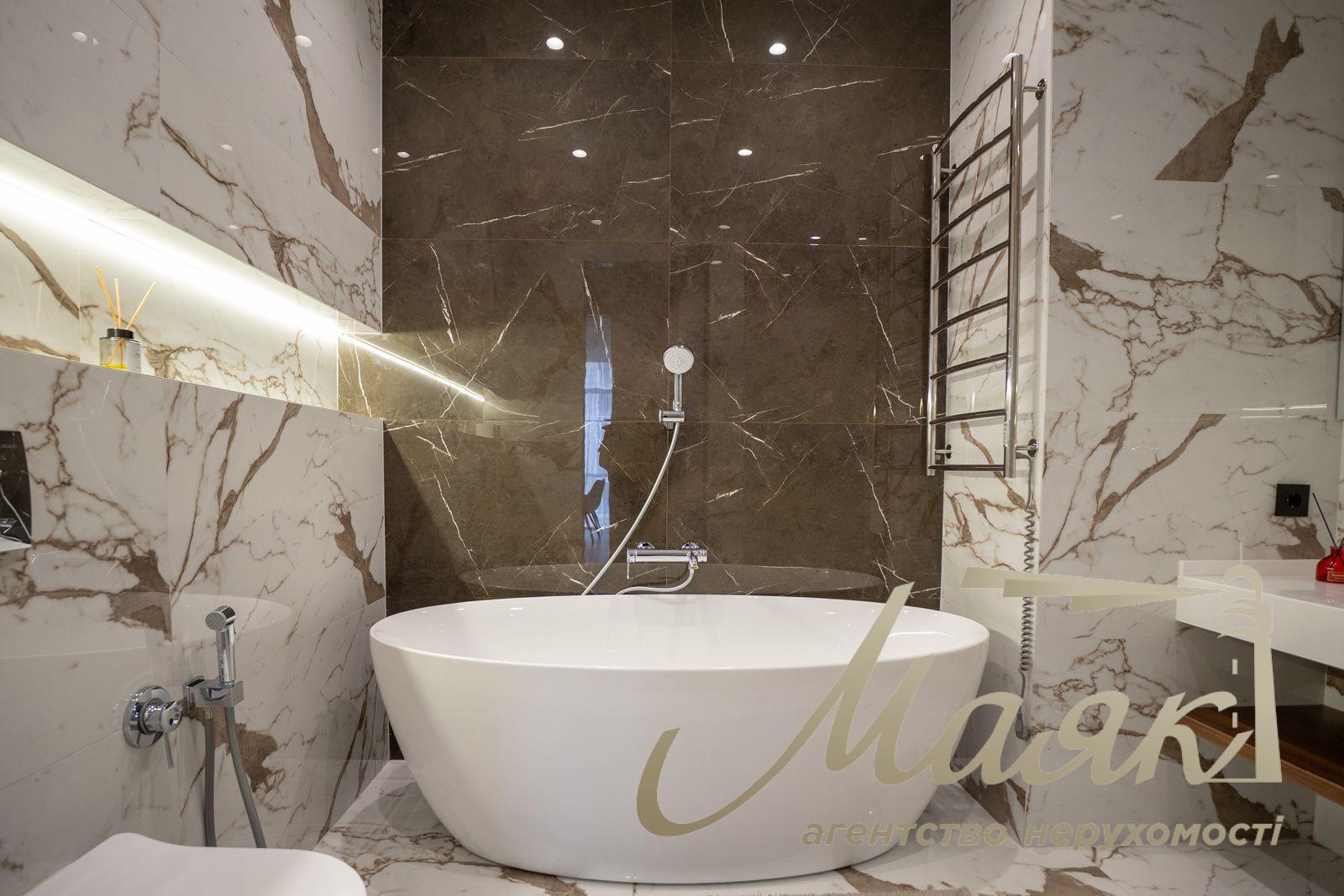 Оренда 2х-кімнатної квартири 102м2 в ЖК Новопечерські липки, вул.Андрія Верхогляда 17-В. (Михайла Драгомирова)