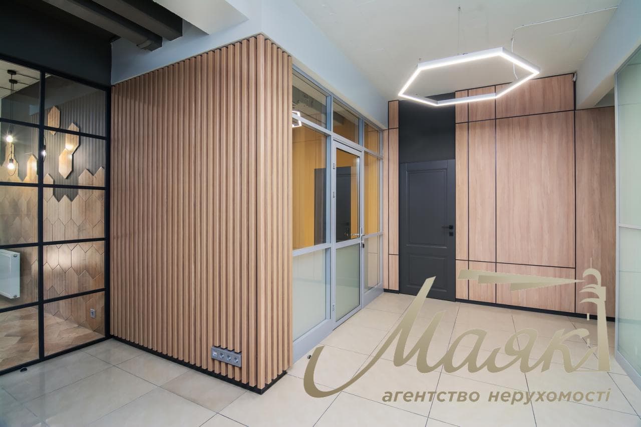 Office space for rent, brand-new, 240 m², near the Dvorets Sporta metro station