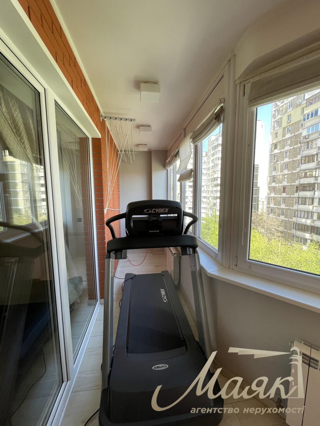 Rent penthouse str. Sribnokilska, Poznyaki, Osokorki