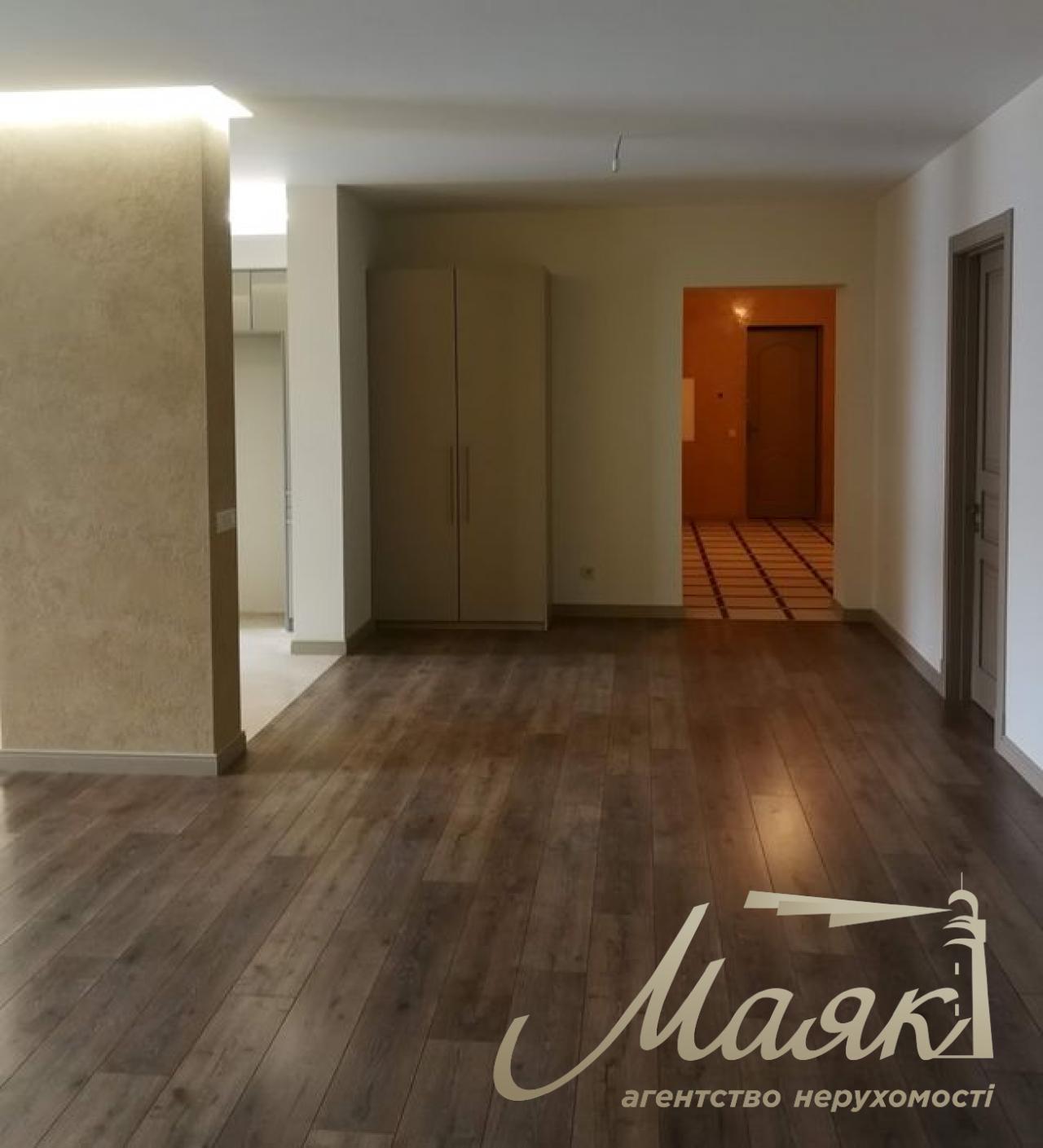 Продаж квартири з орендарем, готовий бізнес, Круглоуніверситетська 3-5, 190м2