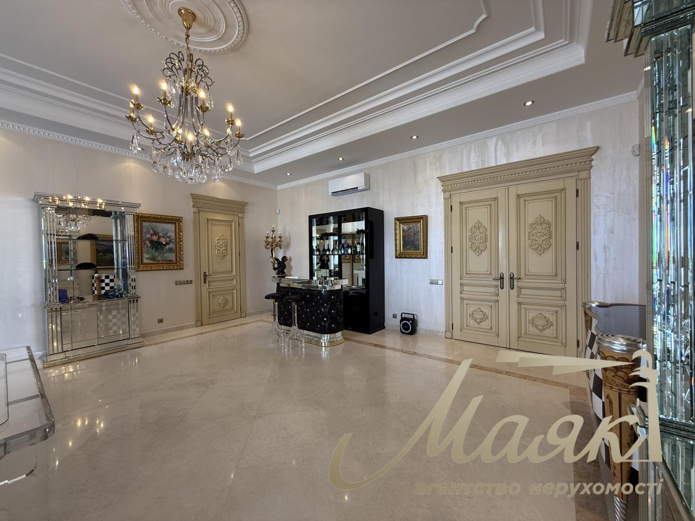 Аренда видовой 3к квартиры 245 кв. м на ул. Паторжинского 14, Центр, Шевченковский район