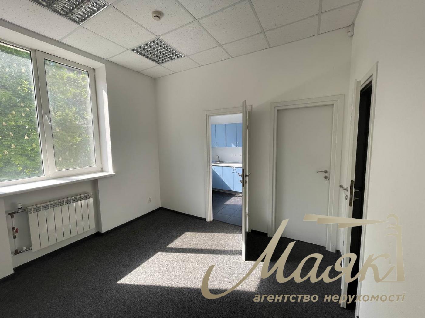 Аренда офисного помещения 380м2 в центре, Лукьяновка
