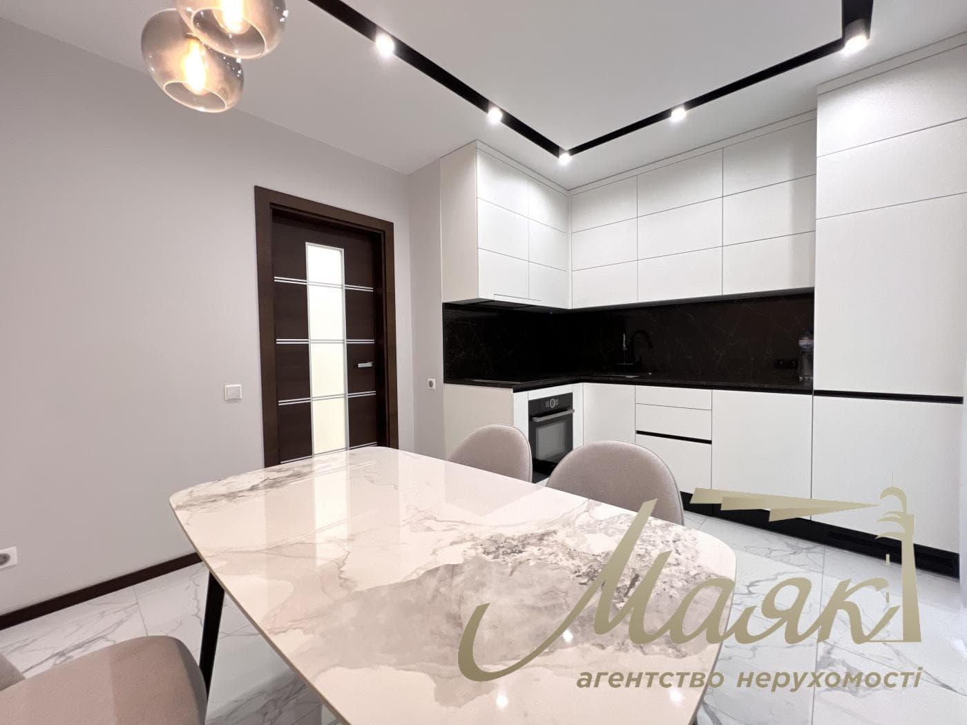 Rent 2-bedroom apartment in LCD "French Quarter 2", 63m², Predslavynska street, 55-A, Kiev