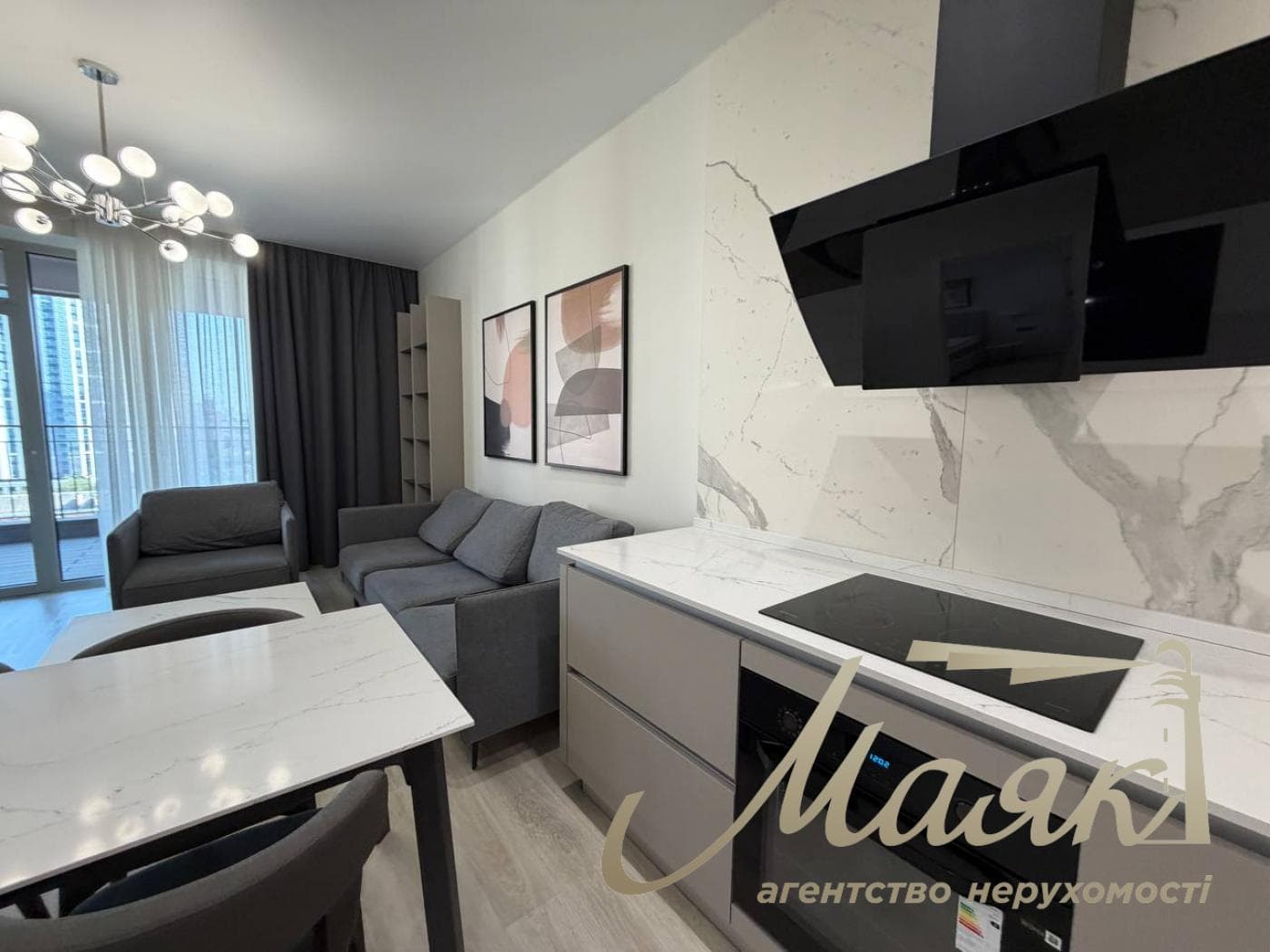 Оренда 2-кімнатної квартири з терасою у ЖК Atlantic Residences, вул. Антоновича, 118. Палац України, Центр.