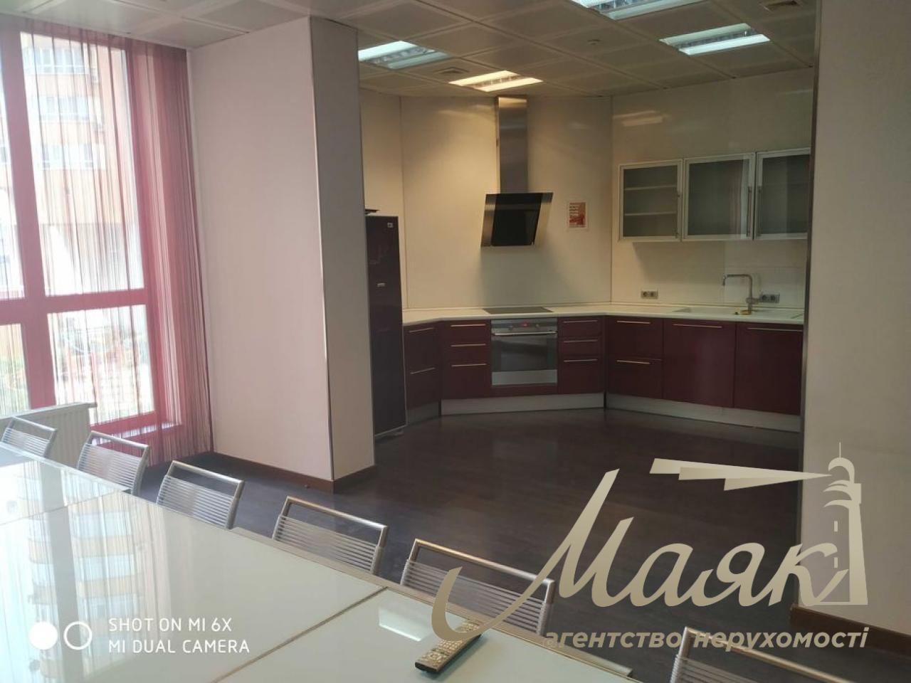 Sale / Office 444 sq.m. / st. Mishugi Oleksandra, Pozniaky