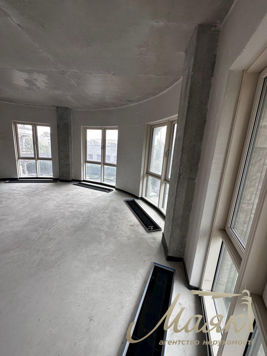 Sale of 4-room apartment in the Diamond Hall residential complex, Ivana Mazepy st., Arsenalnaya