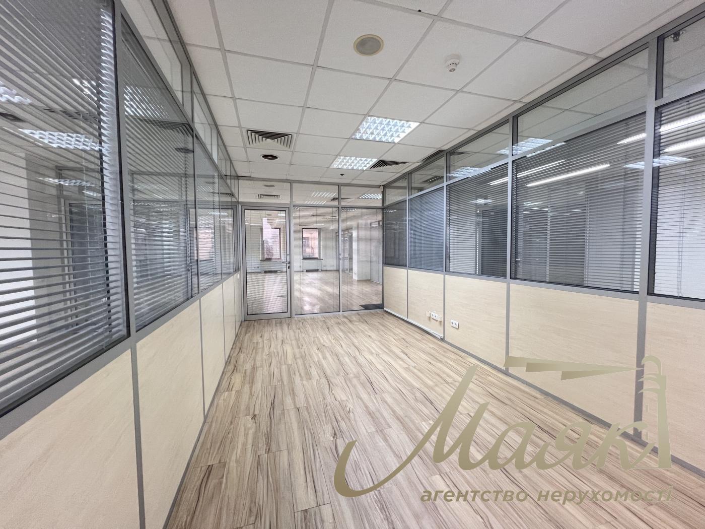 Оренда офісу 285 кв.м. в БЦ Леонардо вул.Богдана Хмельницького 52/17
