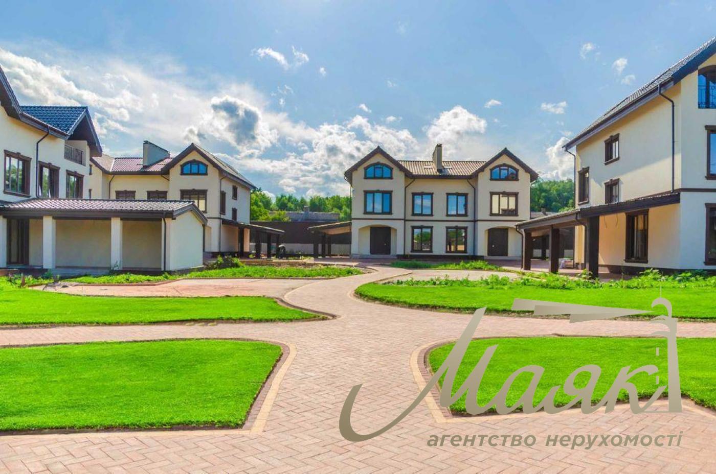Продаж 3х-поверхового будинку вул. Бродівська, с. Чапаївка, Київ