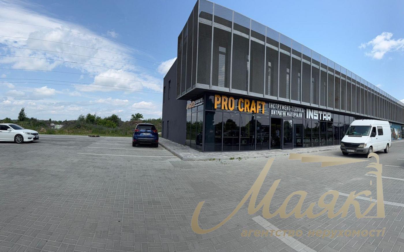 Оренда цокольного поверху 700 кв.м. в торговому центрі в Бучі