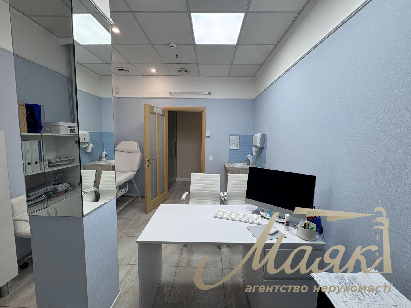 Sale of facade premises on the streets Dneprovskaya embankment, Osokorki, Poznyaki.