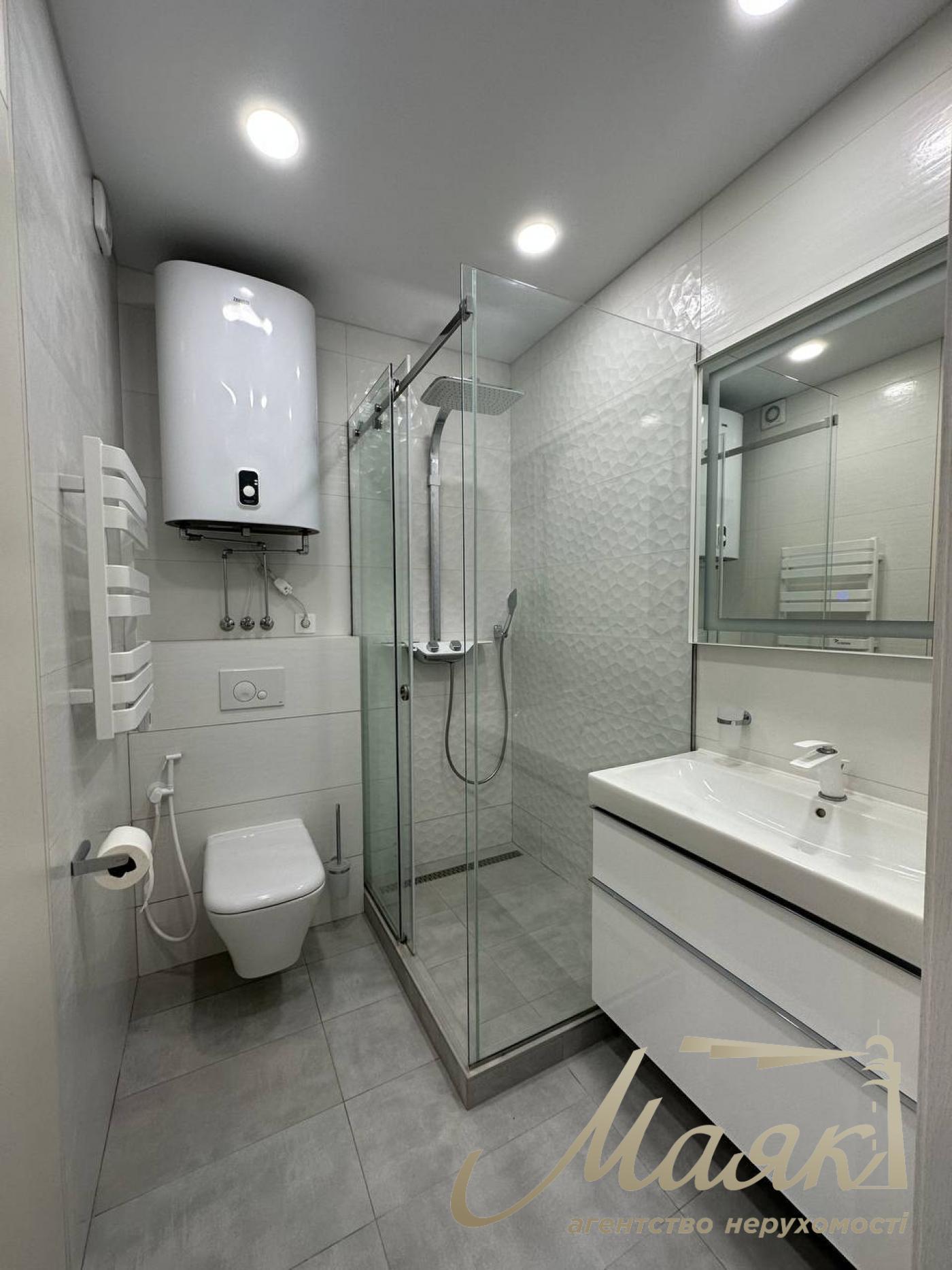 Rent 3-room apartment in Vladimirsky Residential Complex