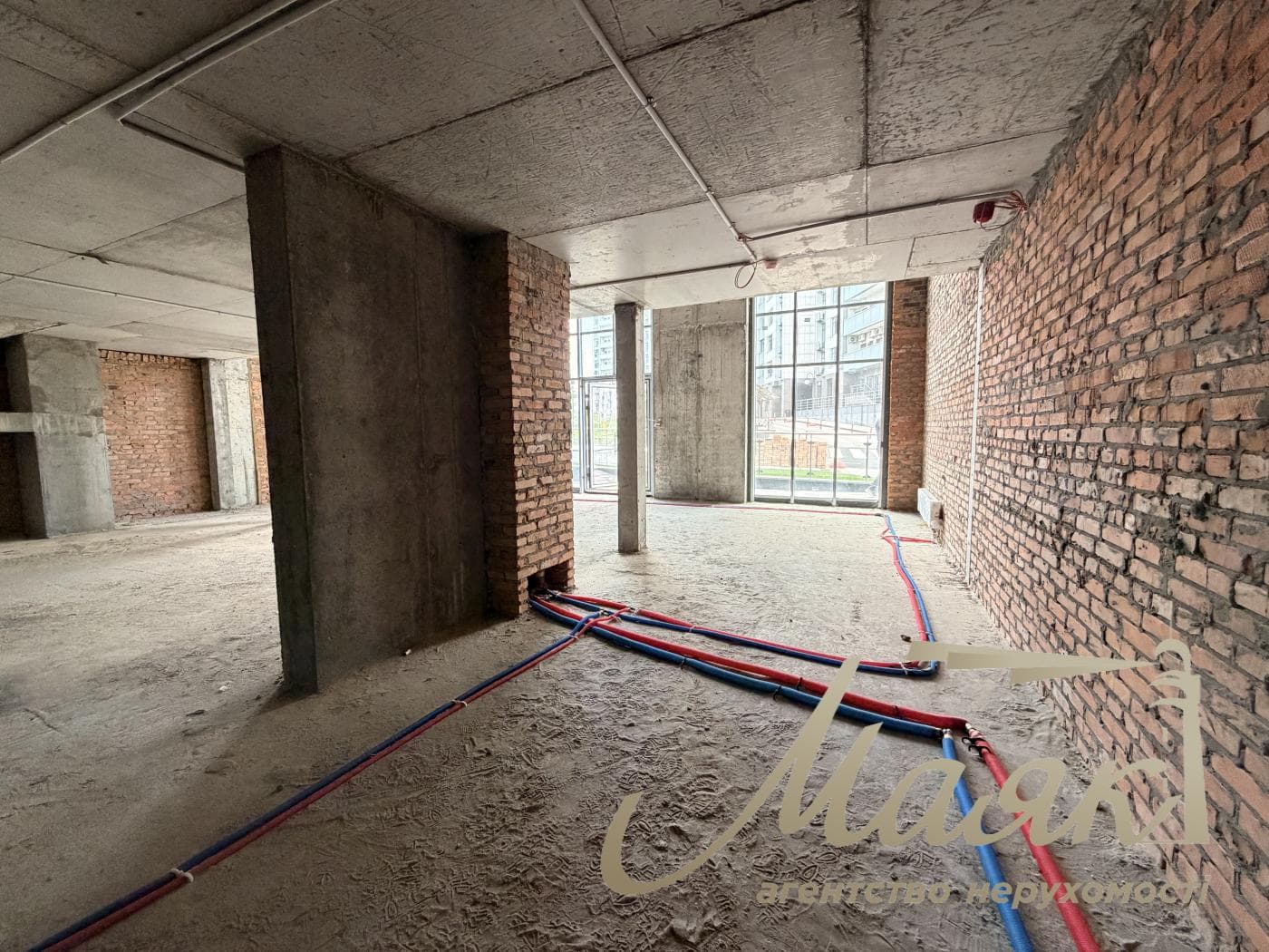 Commercial facade premises for rent in the residential complex "Novopecherskie Lipki"