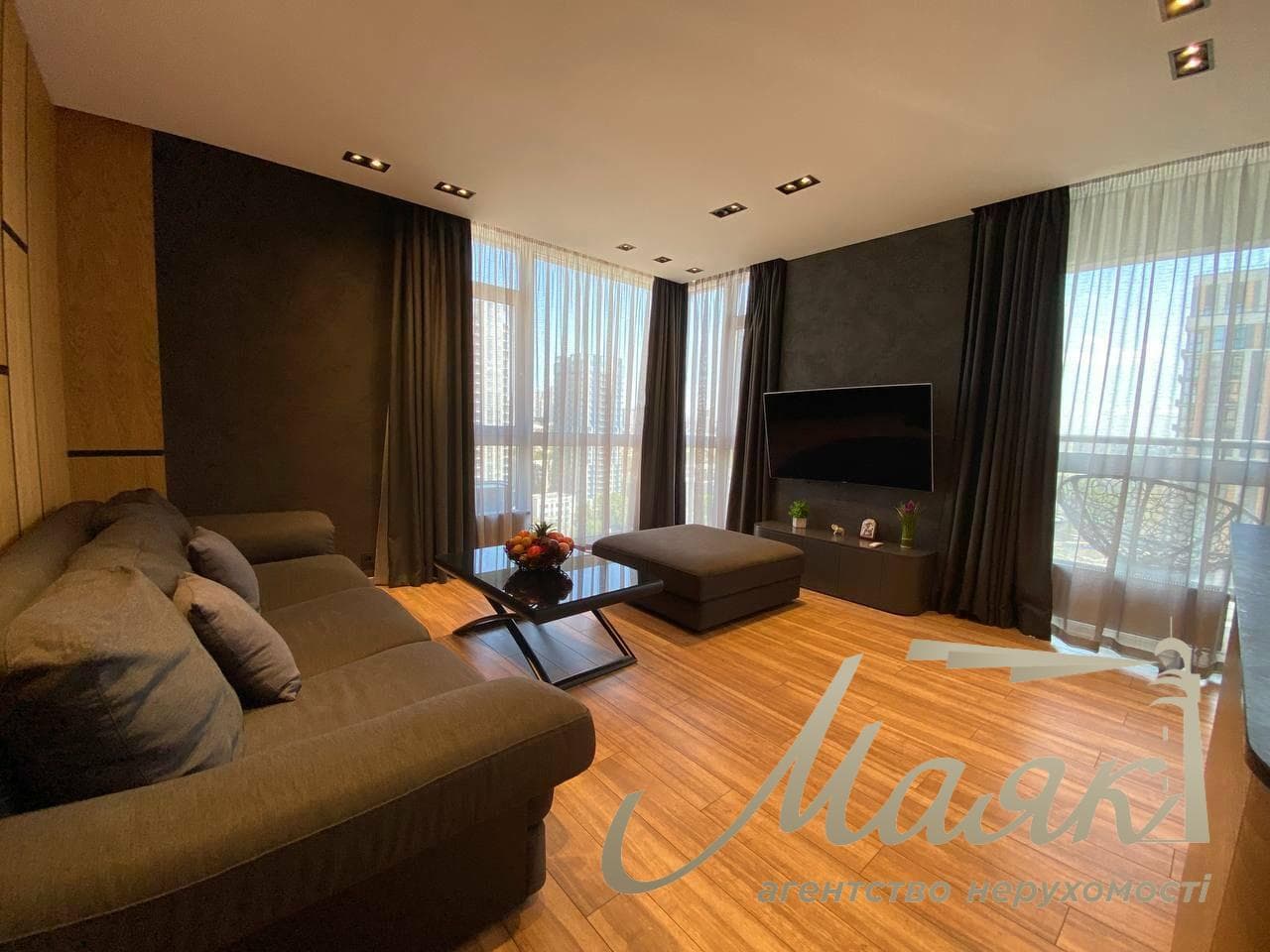 Продаж 3-кімнатної квартири площею 80 м² у ЖК «Французький квартал 2», вул. Предславинська, 55а, Печерський район.