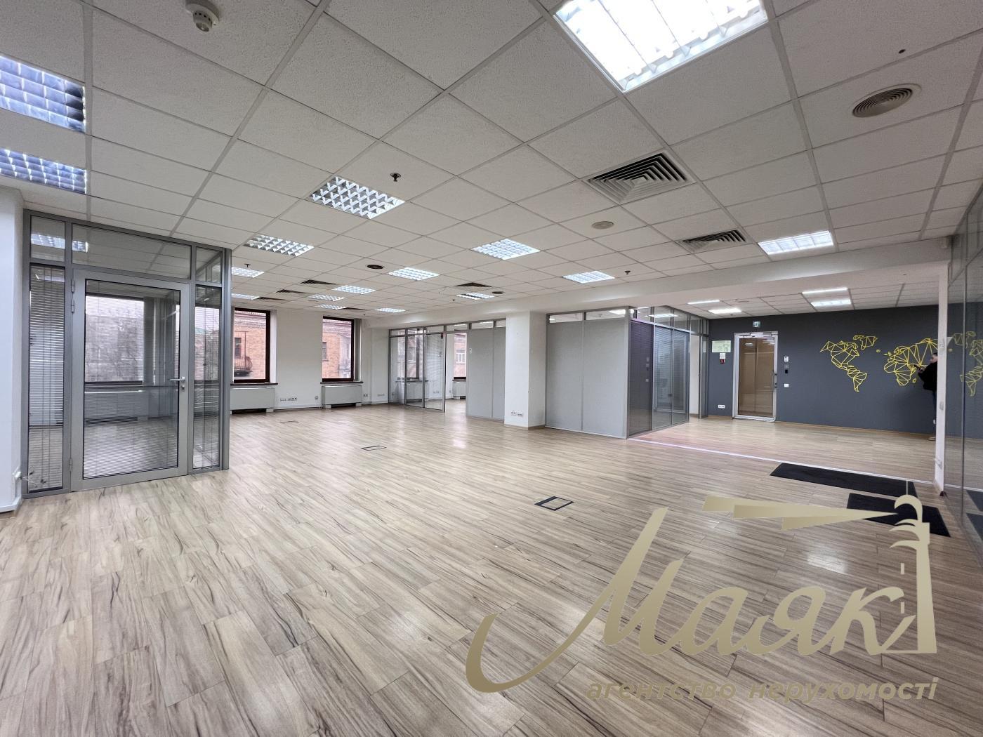 Оренда офісу 285 кв.м. в БЦ Леонардо вул.Богдана Хмельницького 52/17