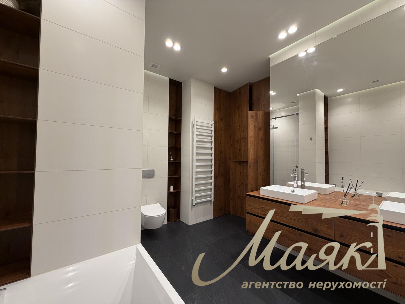 Оренда 3-х кімнатної квартири 130 кв.м. на вул.Преображенська 8Б