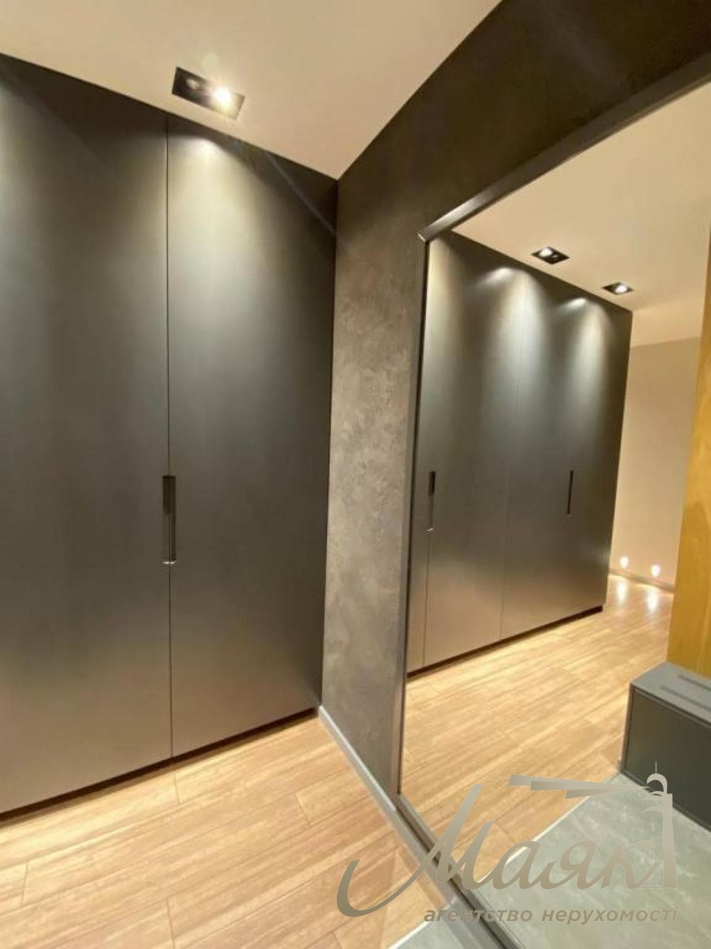 Продаж 3-кімнатної квартири площею 80 м² у ЖК «Французький квартал 2», вул. Предславинська, 55а, Печерський район.