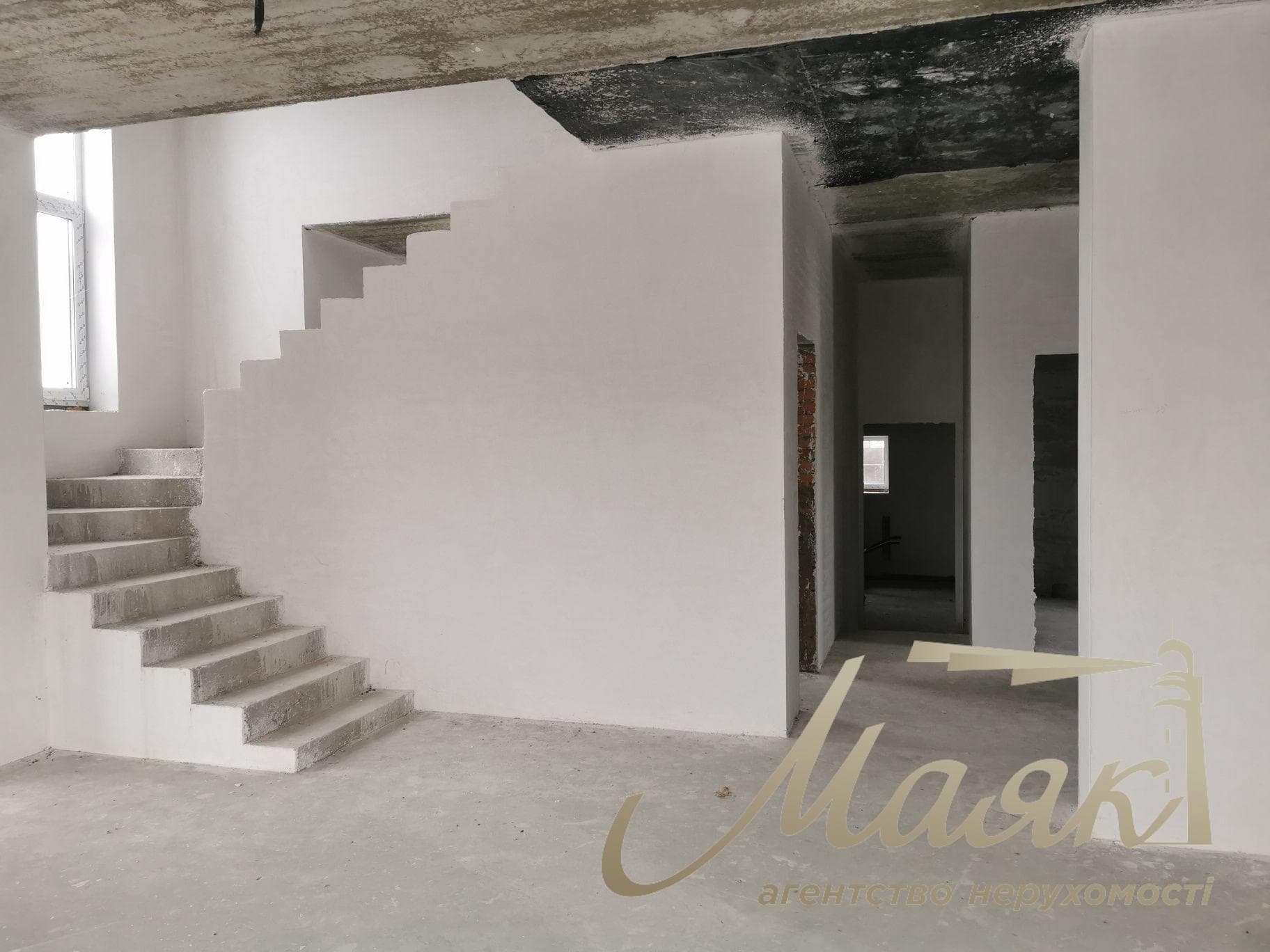 For sale 2-storey house 200m2, in the village. Gatnoye, 7 minutes from the metro Teremki, Kyiv region.