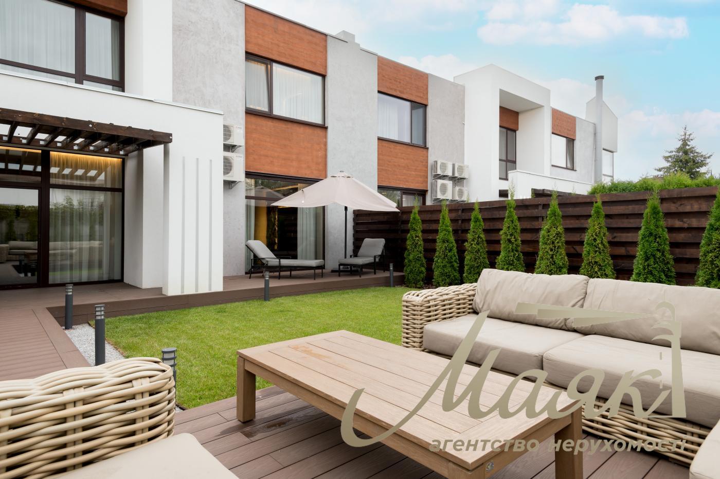 Sale of 2-storey townhouse 296m2, (3.5 hundredths) Kozin