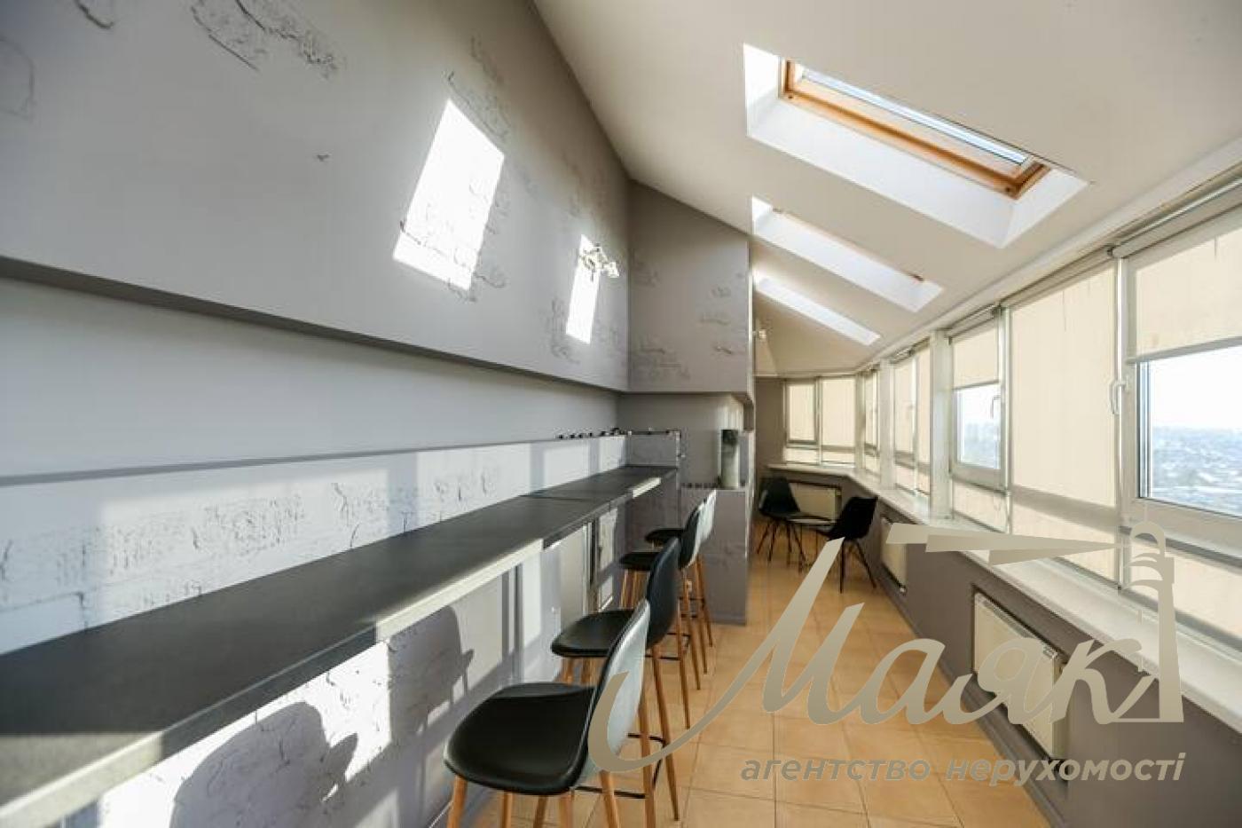 Office premises for rent 105 m2, Solormen district, Klinicheskaya str.