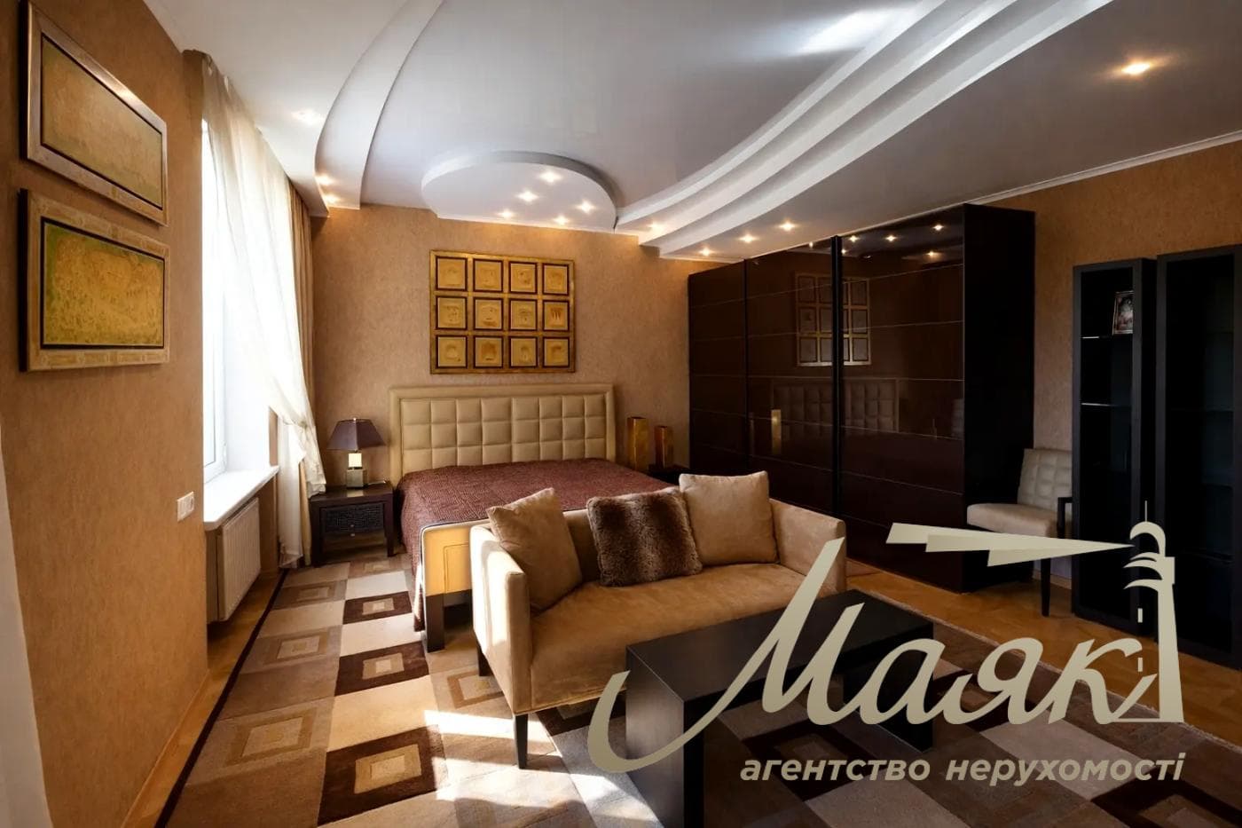 Selling a house on the Dnieper 700m2 in s.Kozin, Dam 2 km with a swimming pool in Kozin/Koncha Zaspa, Obukhiv direction, Kyiv region 45 hectares of land.