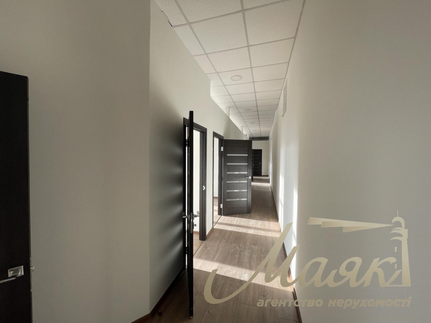 Office space for rent 135m2 near Pecherskaya metro station