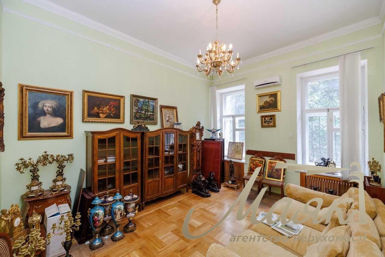 Продаж 3х-кімнатної квартири 110м2 вул. Ольгинська 2/1, царський будинок з ліфтом