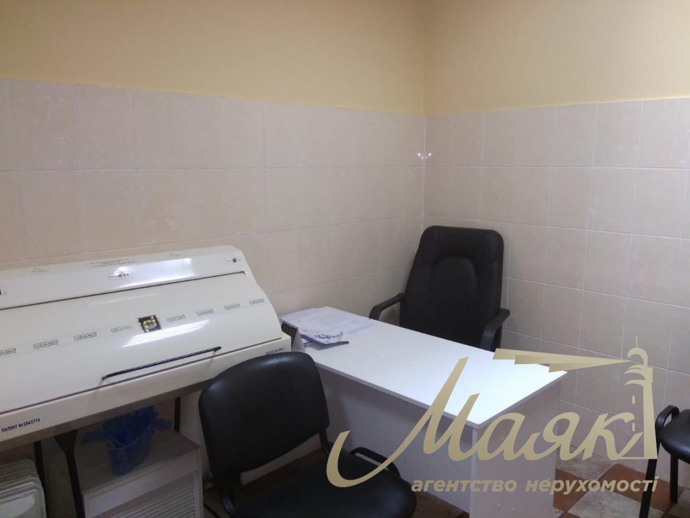 Оренда фасадного приміщення 134 м2 у Печерському районі, вул.Кіквідзе (Бойчука) 18А