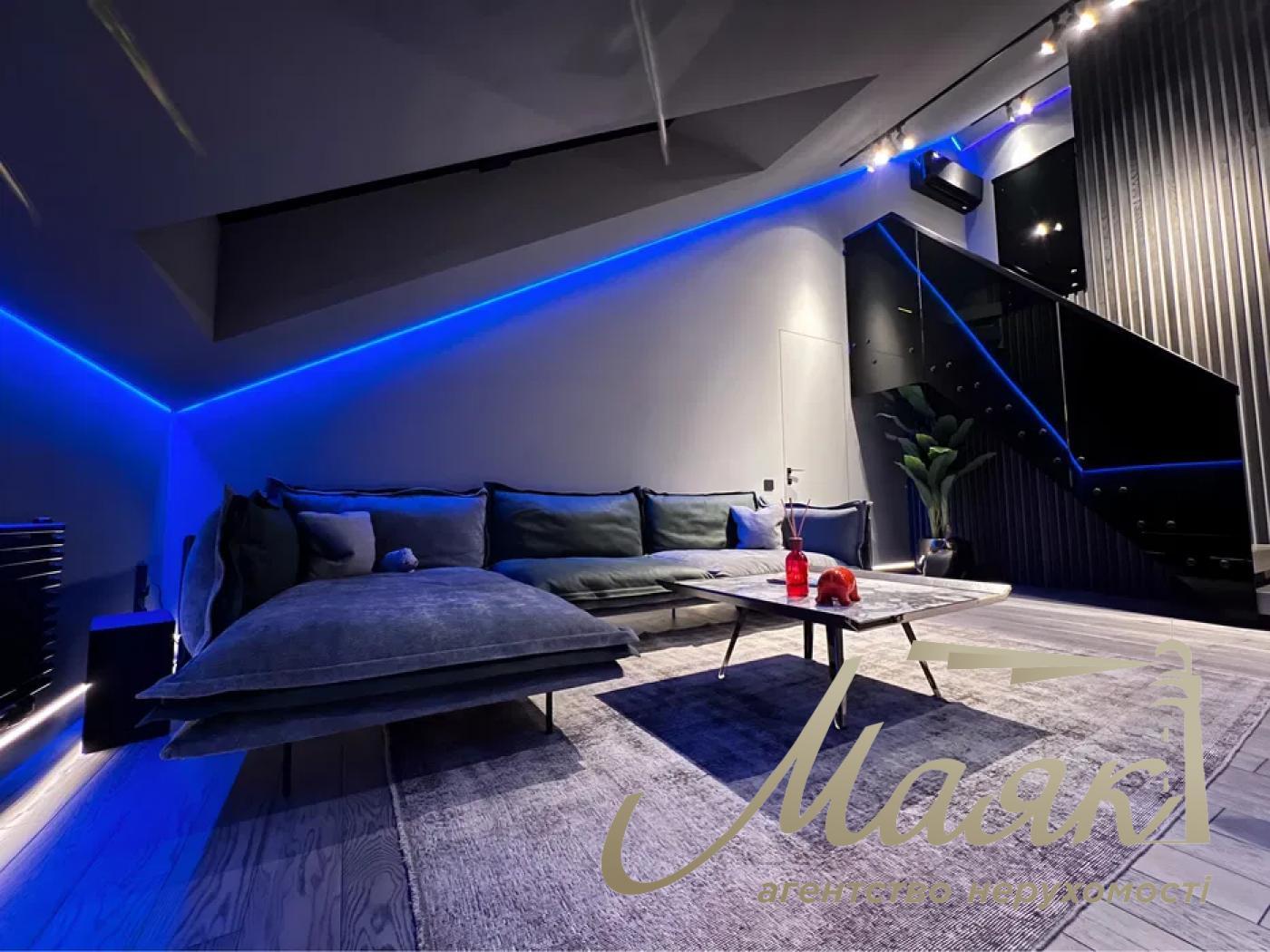 Продажа двухуровневой 2к квартиры ЖК Комфорт Таун, ул. Березнева, Соцгород