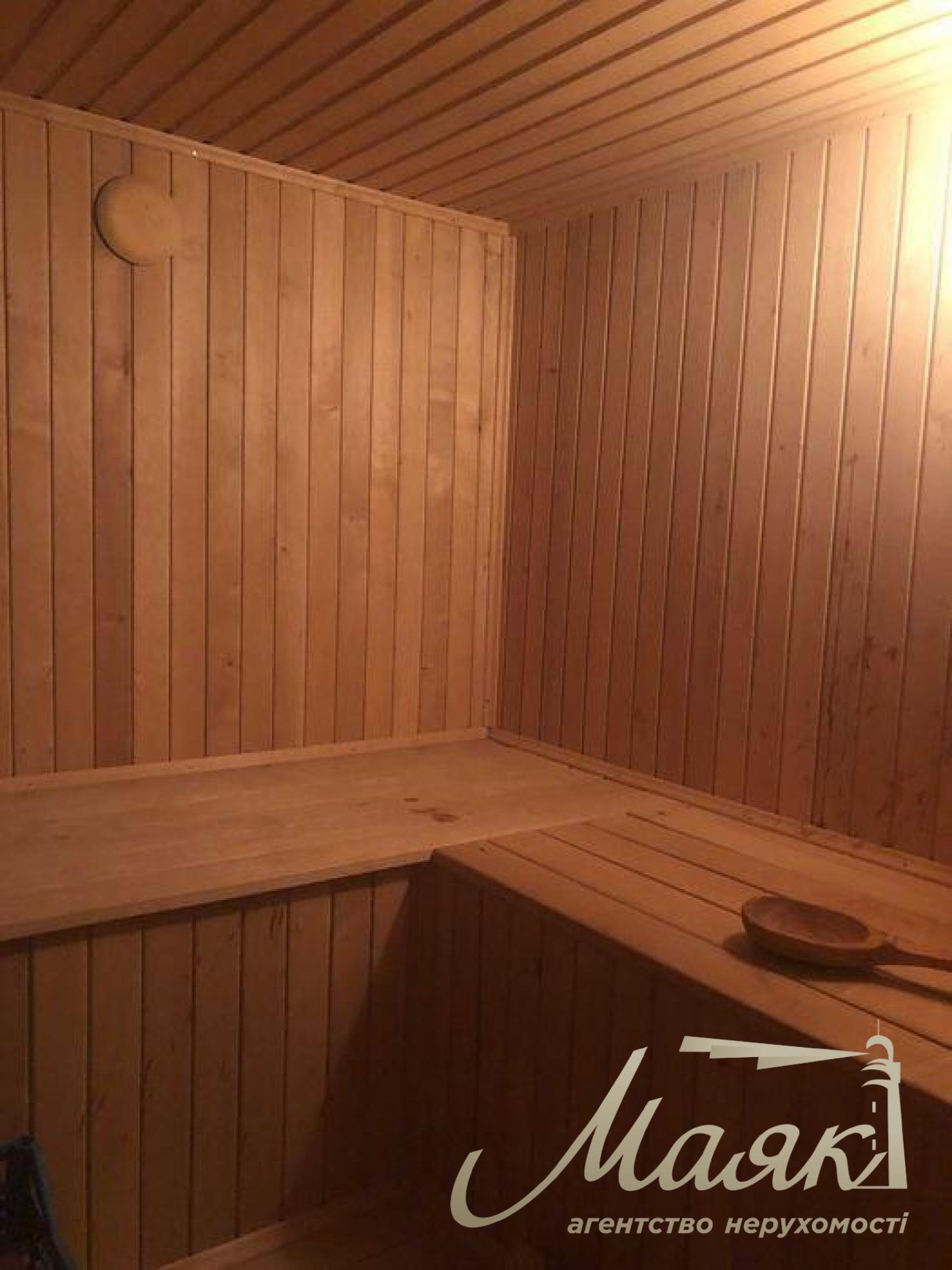 Sale of a 2-storey house 225 sq.m. Osokorki. Darnitsa. Plot 7.7 acres.