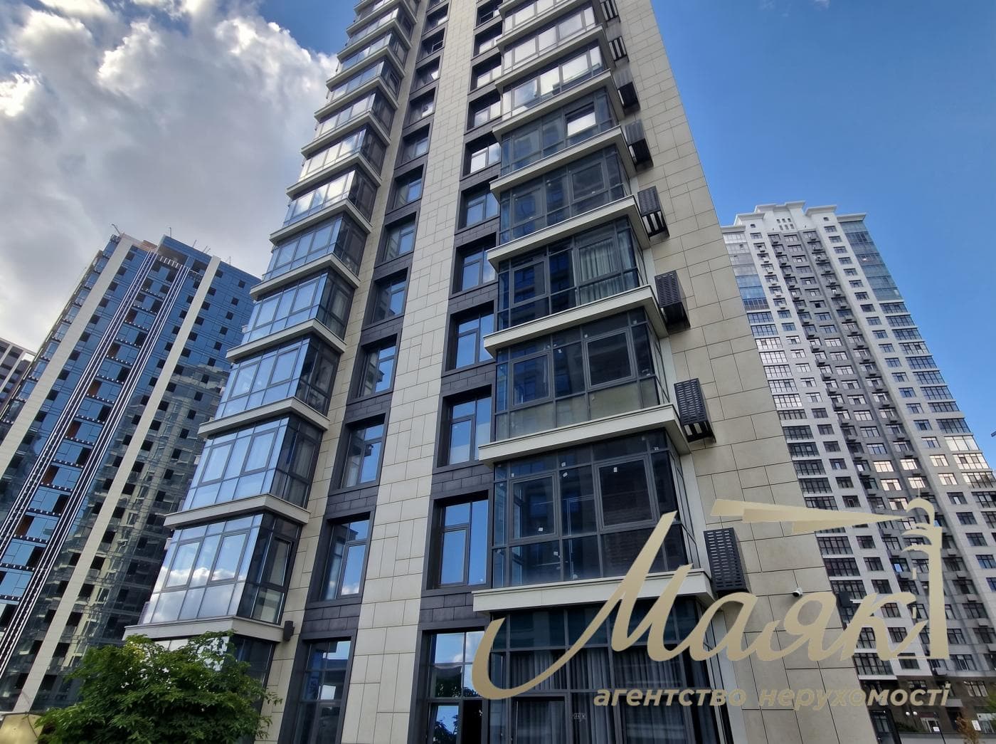 Оренда 4-кімнатної квартири в ЖК "Новопечерські Липки", 132м², вул. Андрія Верхогляда 19-А, Київ