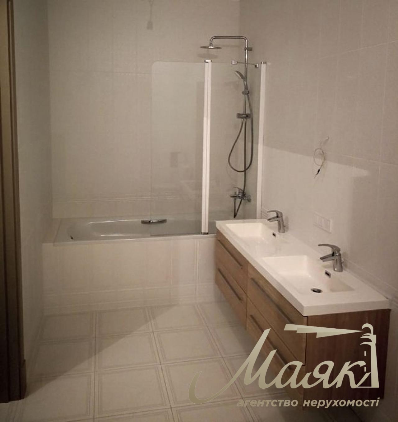 Продаж квартири з орендарем, готовий бізнес, Круглоуніверситетська 3-5, 190м2