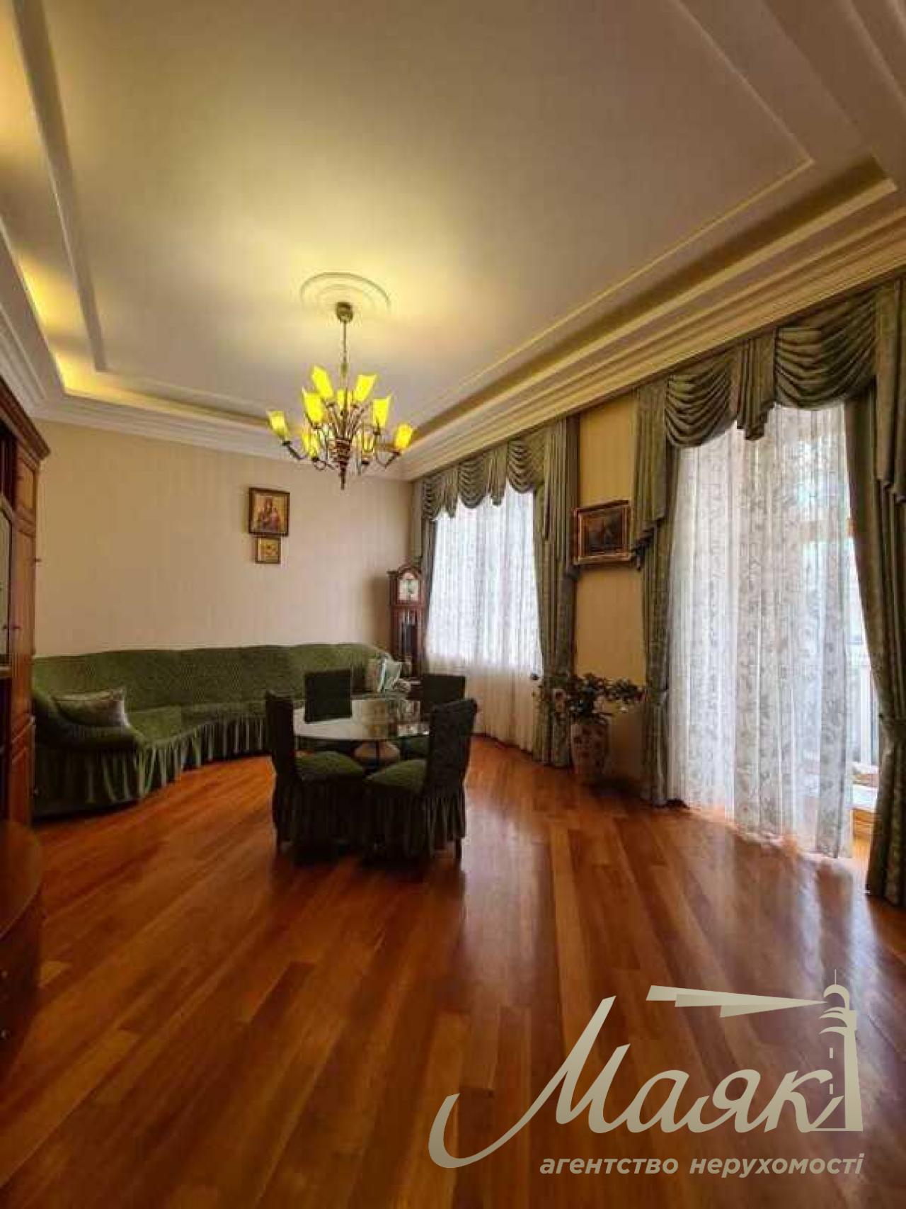Sale of 2-level apartment 326 m2 st.Institutskaya 13/4 Khreshchatyk