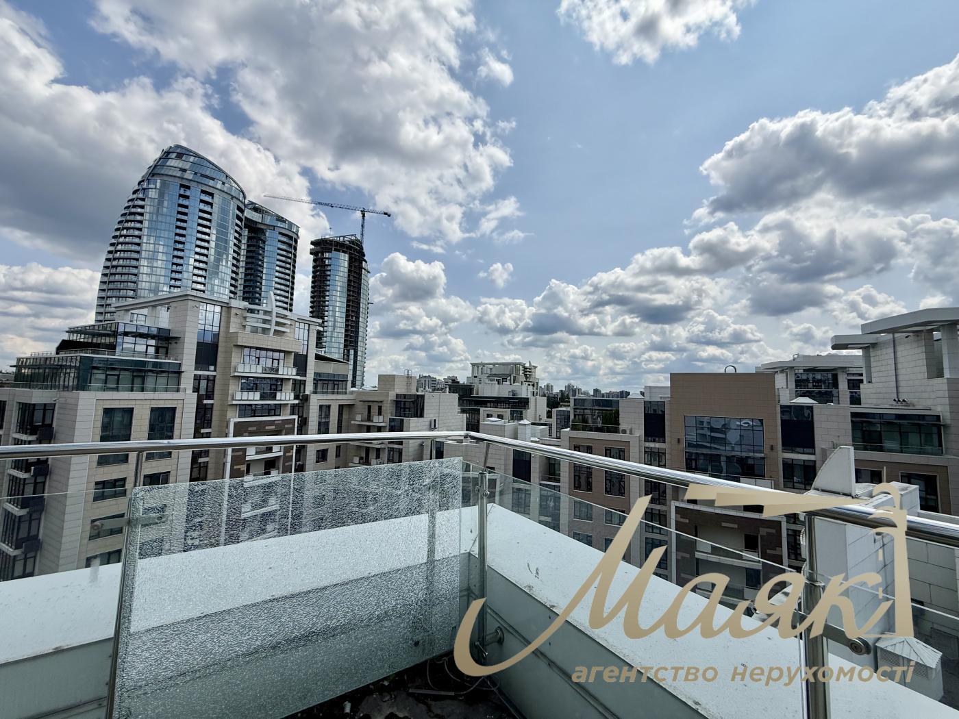 Apartment for sale with terrace in Residential Complex Boulevard Fontonov, Pechersk, Kiev