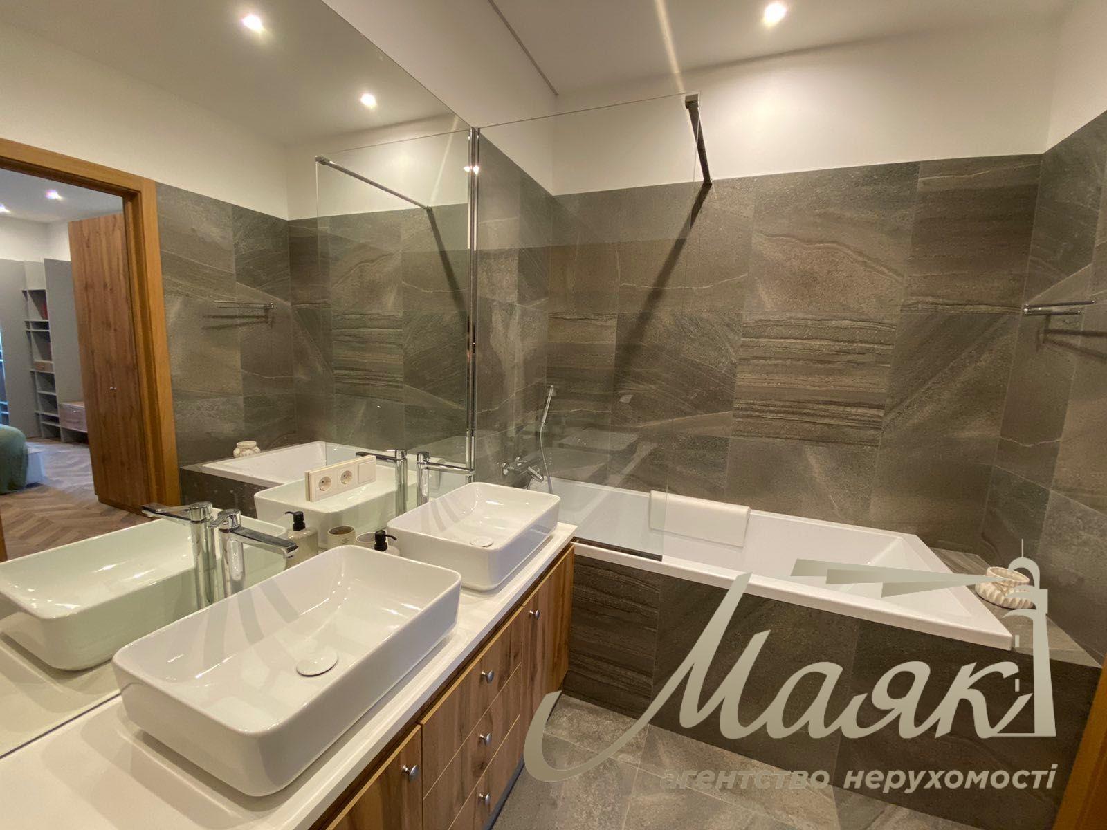 Rent 3-room apartment 105m2 LCD Chicago Central House Chicago Central House Antonovicha str. 44 , Pechersk district