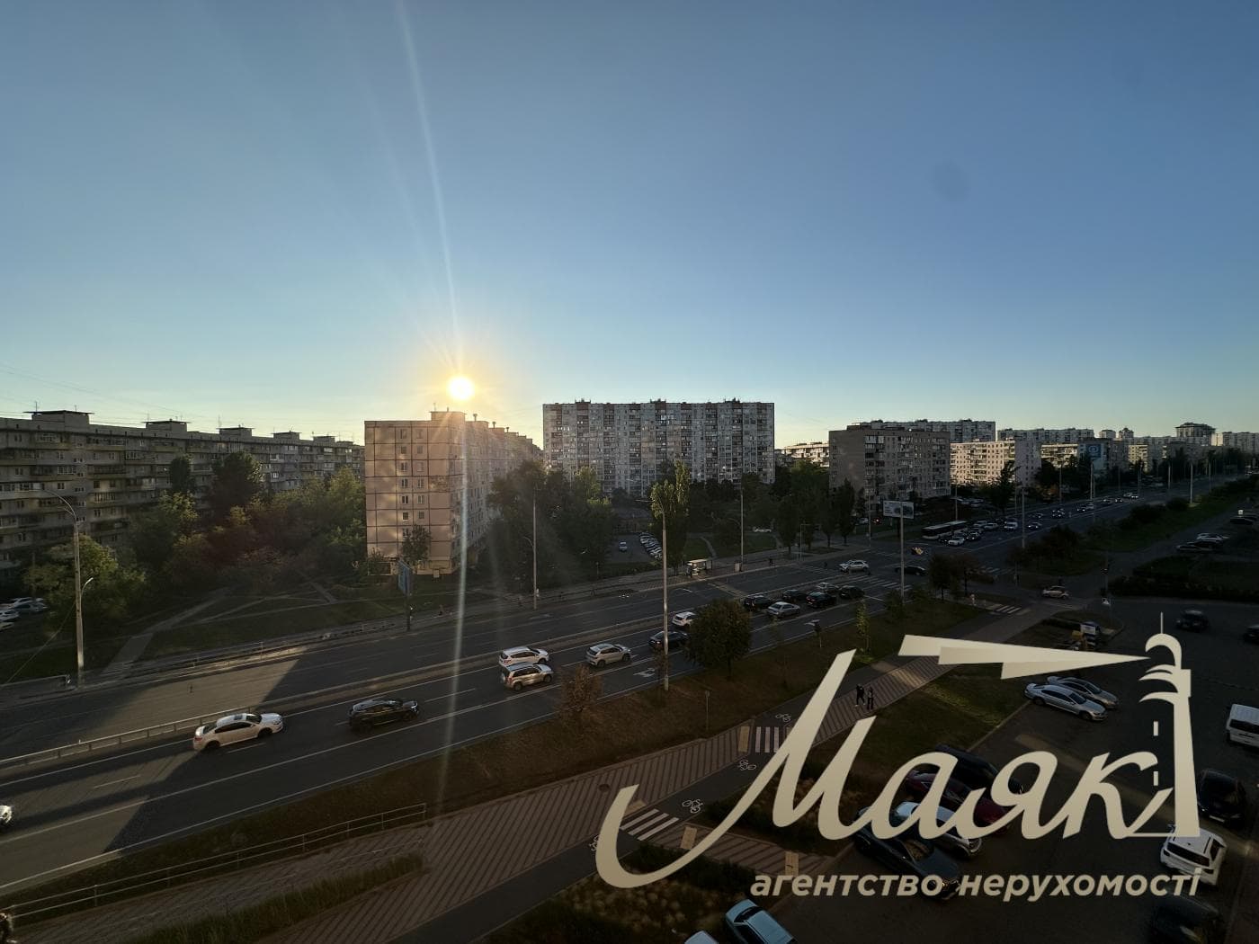 3-bedroom apartment (122 m²) for rent at 10-A Ivasyuka Ave.