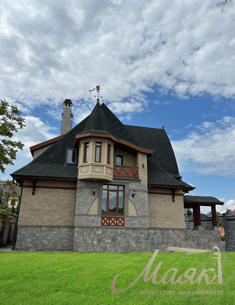 Продаж будинку площею 298 м² з чорновим ремонтом, 8 соток землі на березі Дніпра, Оболонь, кооператив «Чорнобилець»