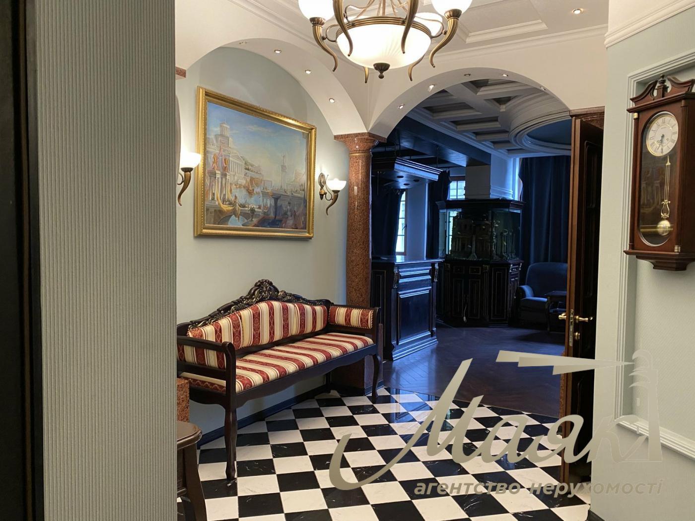 Rent a 3-room apartment in the residential complex Botanic Towers