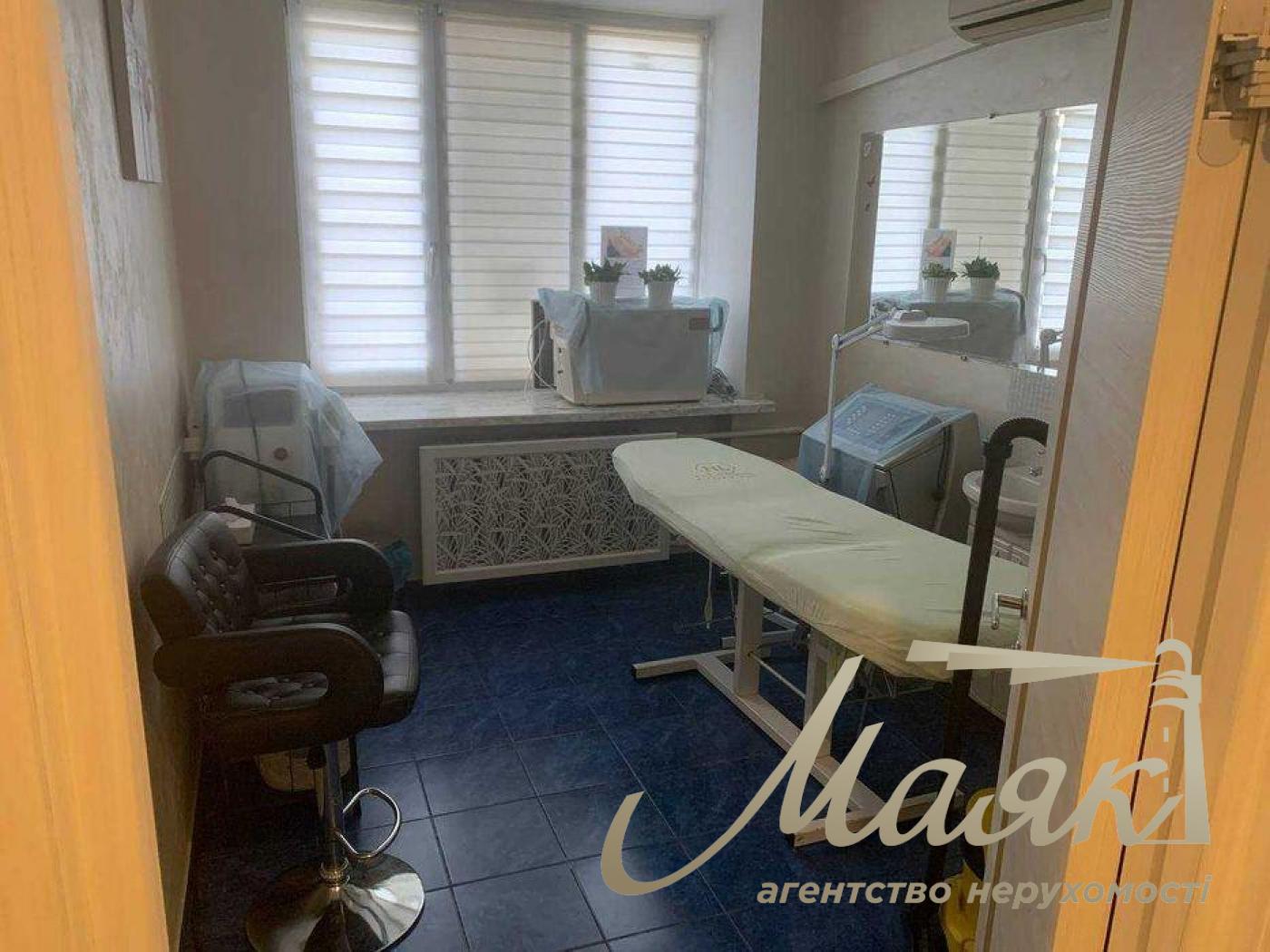 Аренда коммерческого помещения 180 м.кв, Соломенский р-н