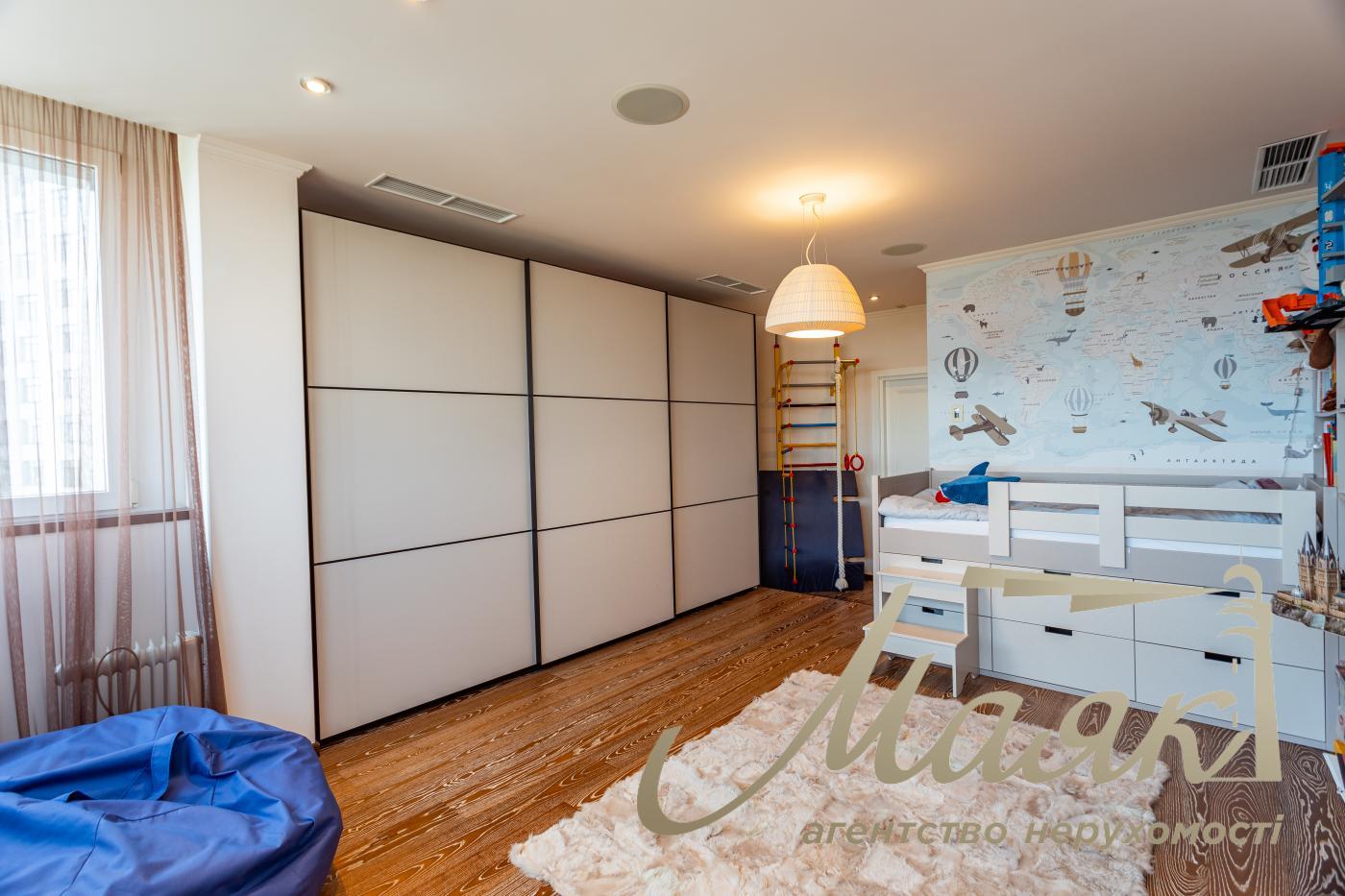 Rent 180m2 view apartment in LCD Novopecherskie Lipki, Andriy Verkhoglyada/Dragomirov Street 5, Pechersk, Kyiv
