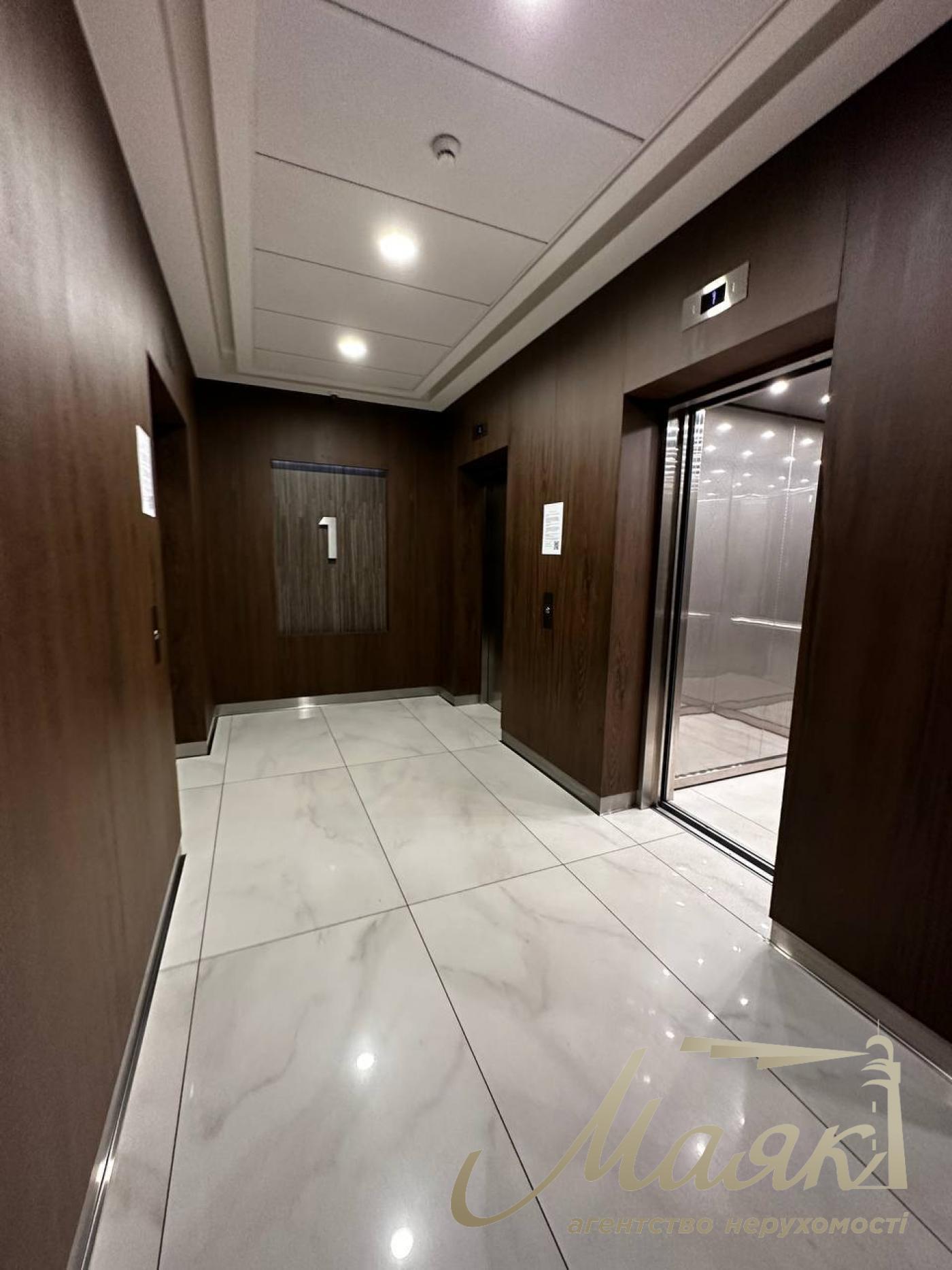 Sale of 4-room apartment 177m2+terrace in residential complex “Central park”