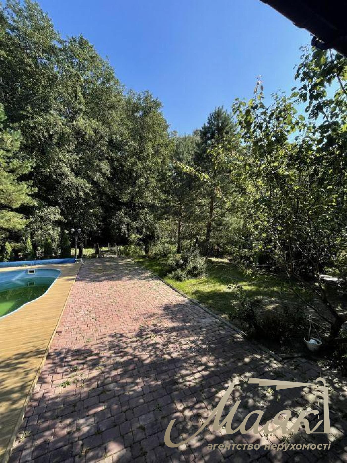 Оренда 3-поверхового будинку (250 м²) у Лесниках