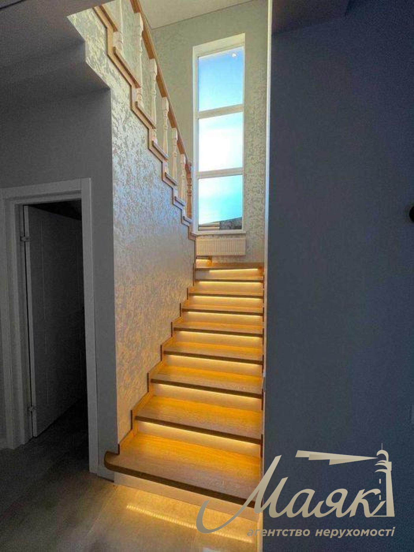 Продаж 2х-поверхового будинку (150м2) с.Гатне