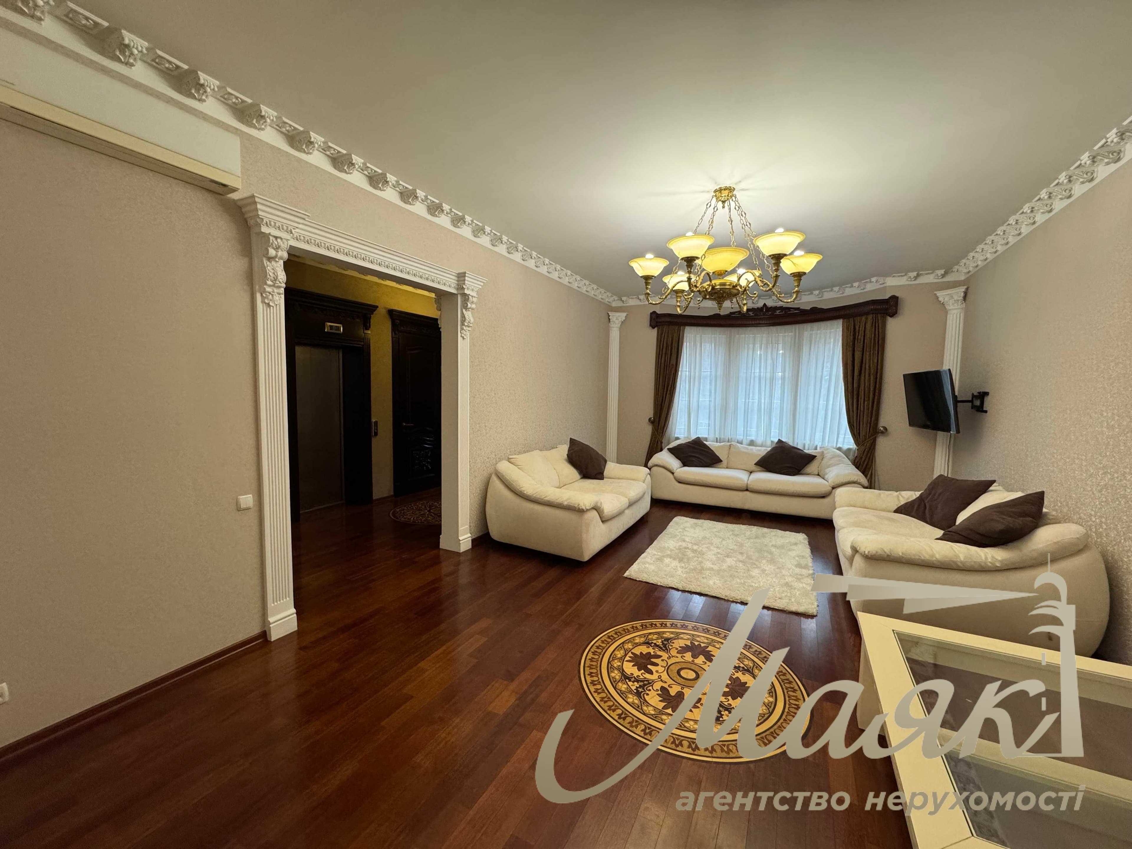 Аренда таунхауса 427 м² с видом на Ботанический сад, Печерский район