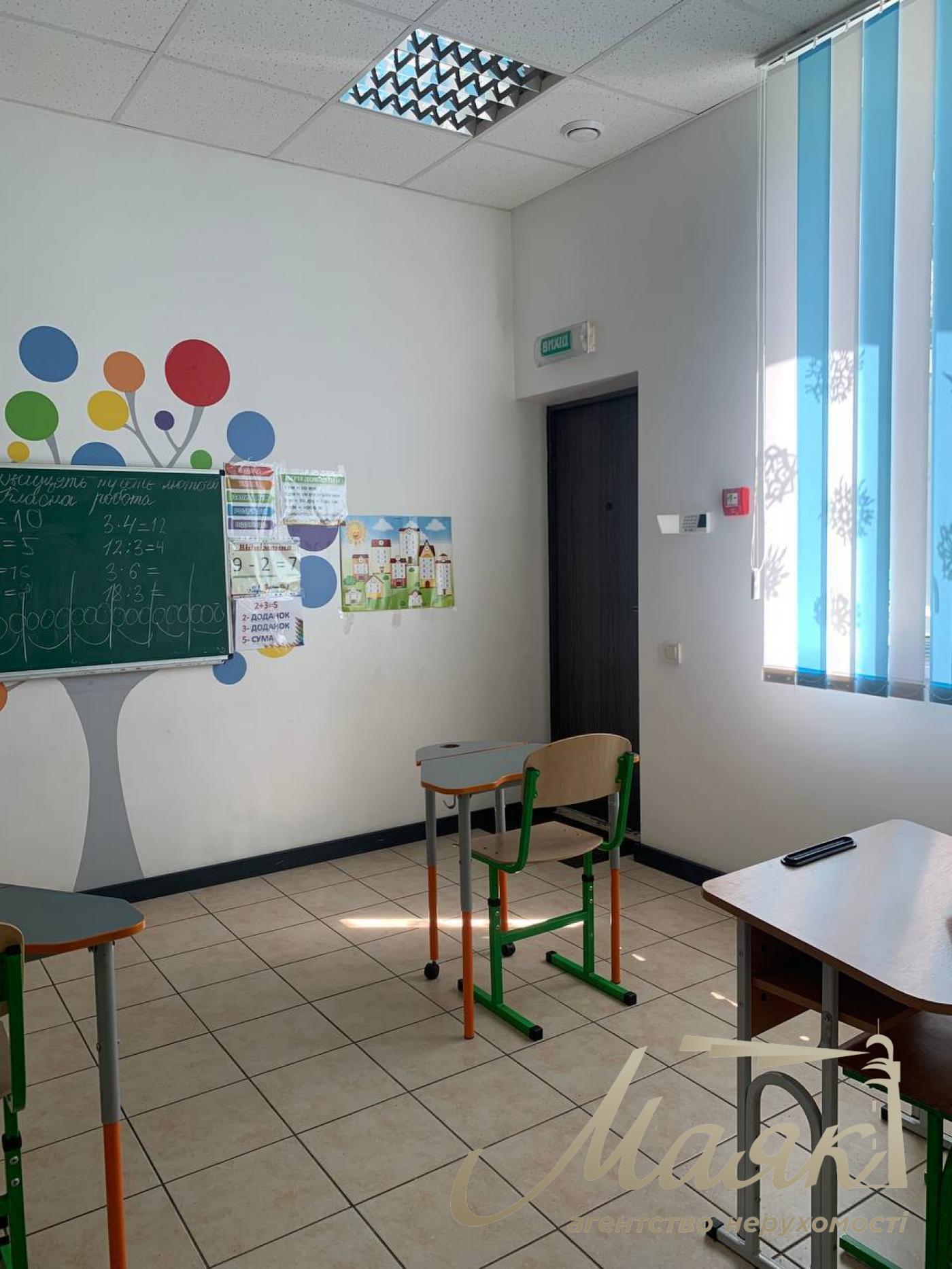 Продаж офісу 126м2, вул. Урлівська 21Б, Осокорки