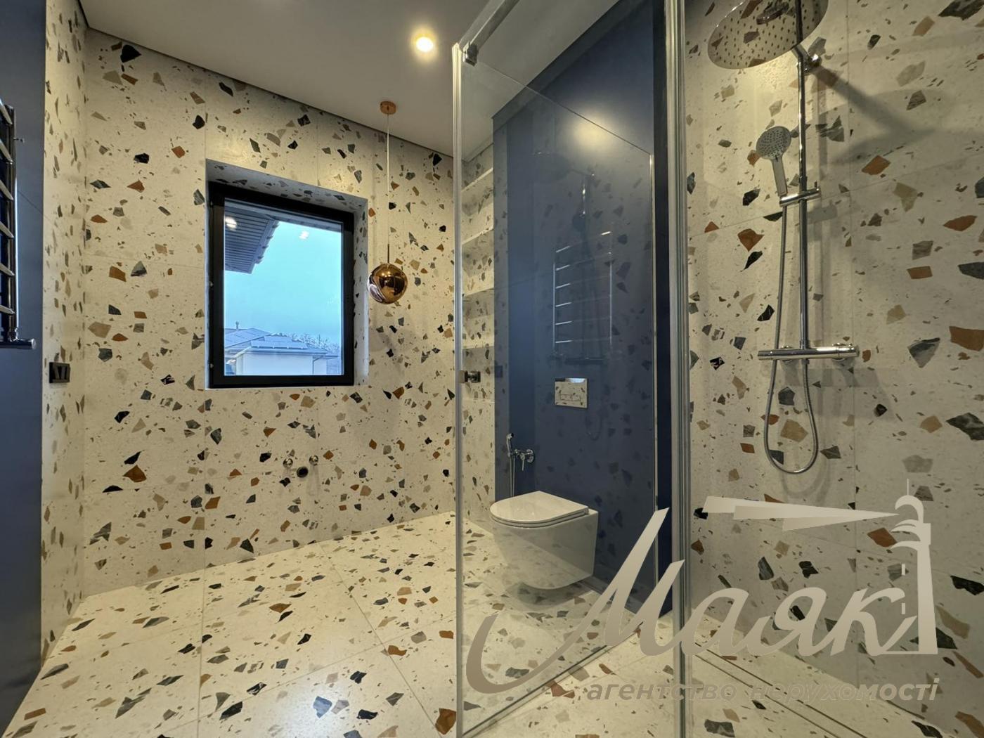 Продажа дома 286 м2  в с.Ходосовка КГ ВИТАГРАД