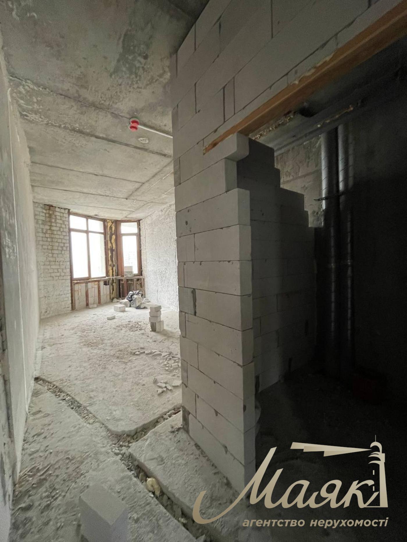 Sale of a view apartment in the residential complex "Fundukleevsky", Bohdan Khmelnitsky street