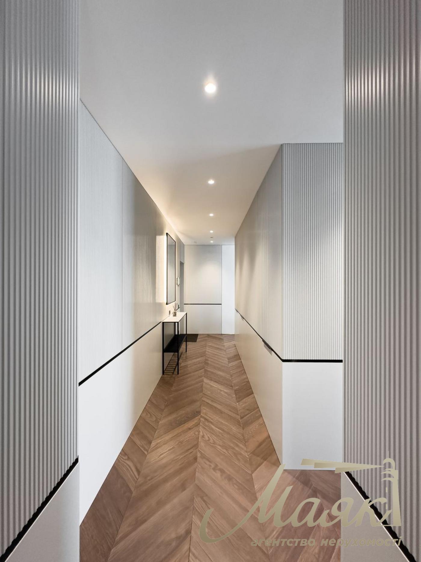 Rent of an exclusive apartment 300m2 in the residential complex Chicago Central house, Antonovicha st. (Gorky), 44