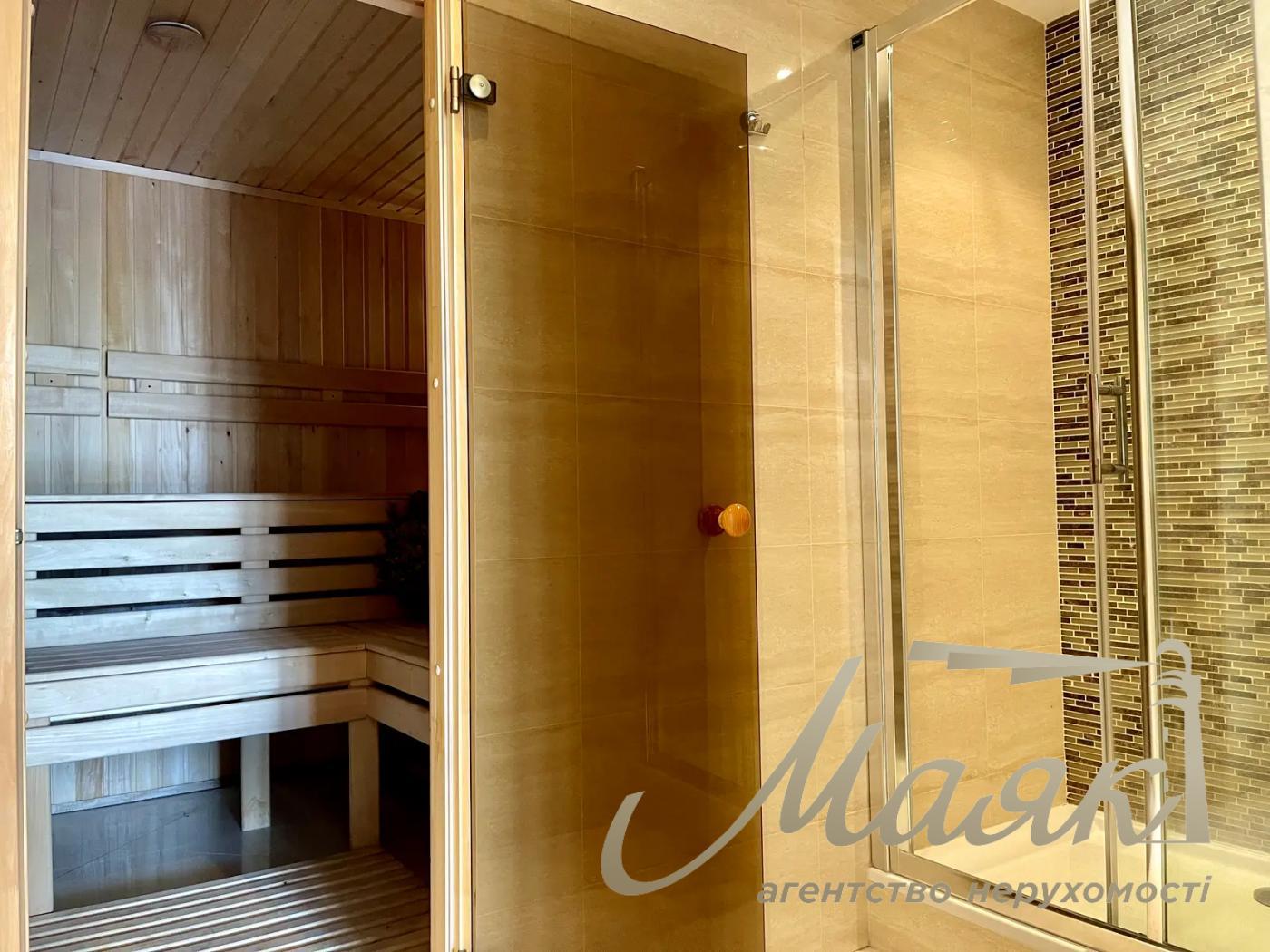 Оренда двоповерхового будинку 435 м² у с. Лісники, КМ "Зелений Гай".