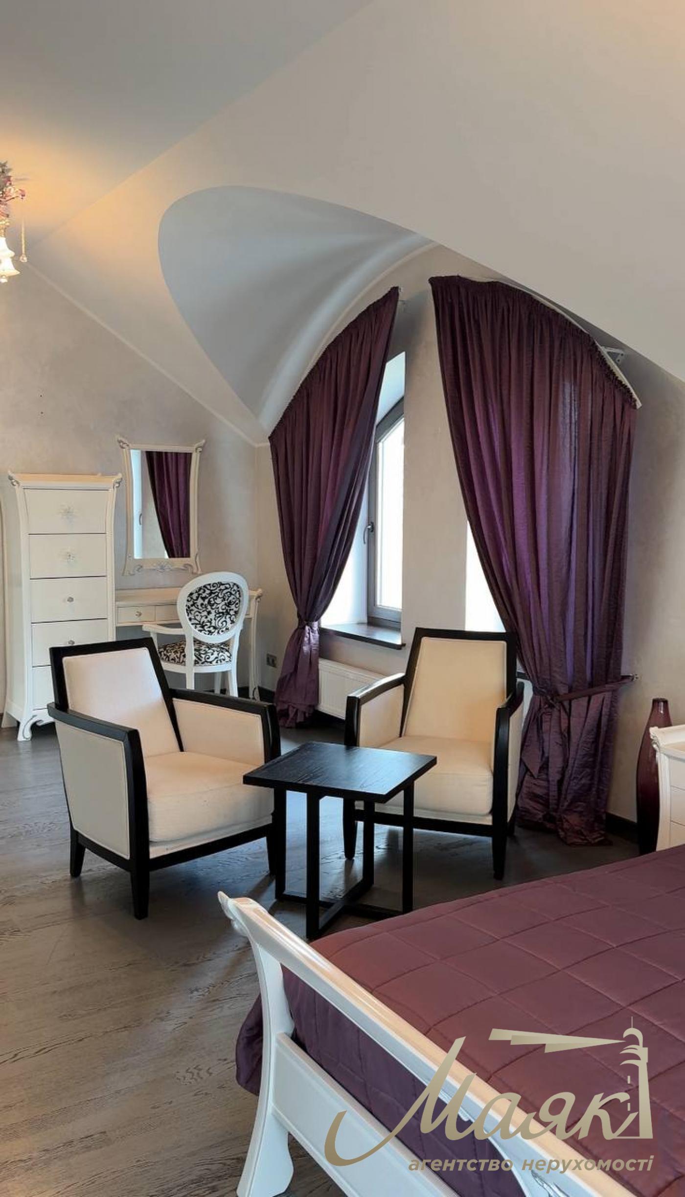 Оренда будинку 650м2 на 60 сотках землі на Хуторі Мриги, Голосіївський район.